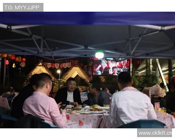 全球足球盛宴实时呈现,精彩赛事直播带你直击绿茵场上的每一刻 全球足球盛宴实时呈现,精彩赛事直播带你直击绿茵场上的每一刻